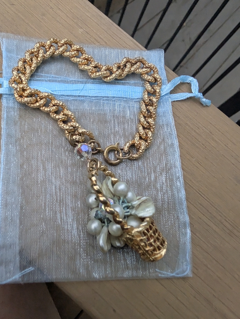 Vintage Gold Link Bracelet Charm Bracelet Pear Lillies Gold Basket - Picture 8 of 12